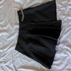 Dolls kill pleated tennis skirt with side chain